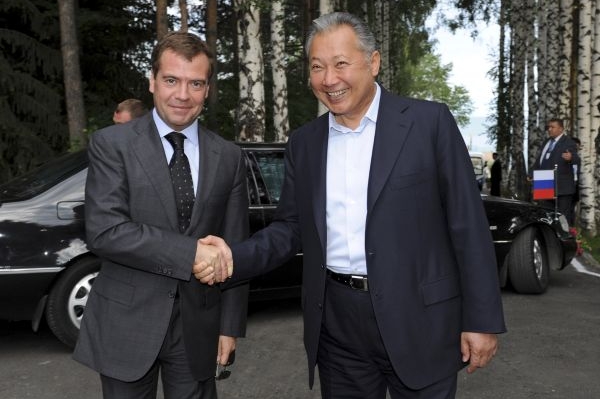 Prezident Bakijev má mocného spojence.